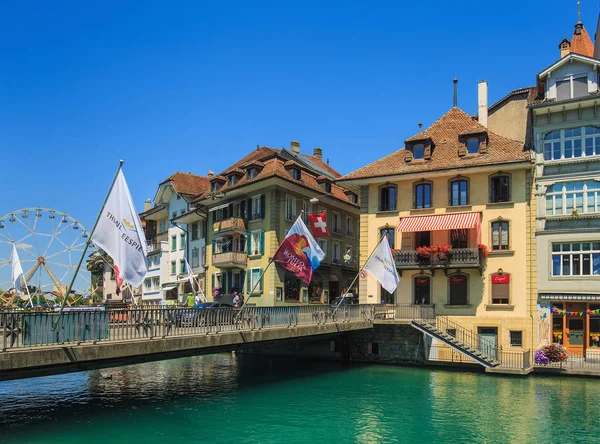 Casco antiguo de la ciudad de Thun en Suiza — Foto de Stock