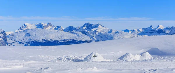 Widok z Mt. Fronalpstock w Szwajcarii w zimie — Zdjęcie stockowe