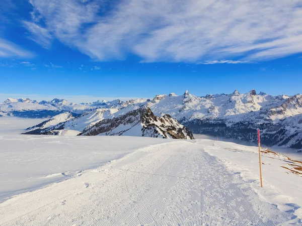 Zimowy widok z góry Fronalpstock w Szwajcarii — Zdjęcie stockowe