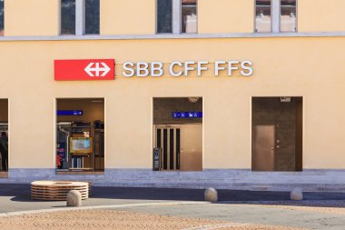 İsviçre Bellinzona bina tren istasyonu cephe parçası