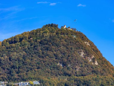 İsviçre Monte Bre dağın zirvesi