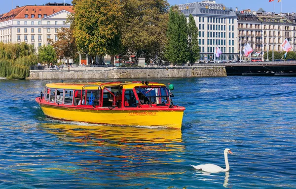 Река Рона в Женеве, Швейцария — стоковое фото