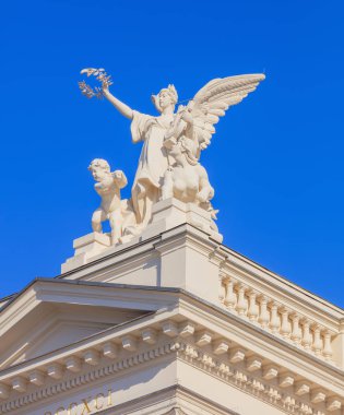 Zurih Opera Evi binasının üst kısmı