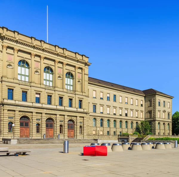 Main building of the Swiss Federal Institute of Technology in Zu — Stock Photo, Image