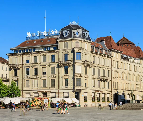 Sechselautenplatz náměstí v městě Zurich, Švýcarsko — Stock fotografie