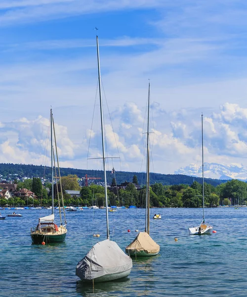 Boote auf dem Zürichsee in der Schweiz — Stockfoto