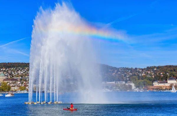 Fontanna na jeziorze Zurich — Zdjęcie stockowe