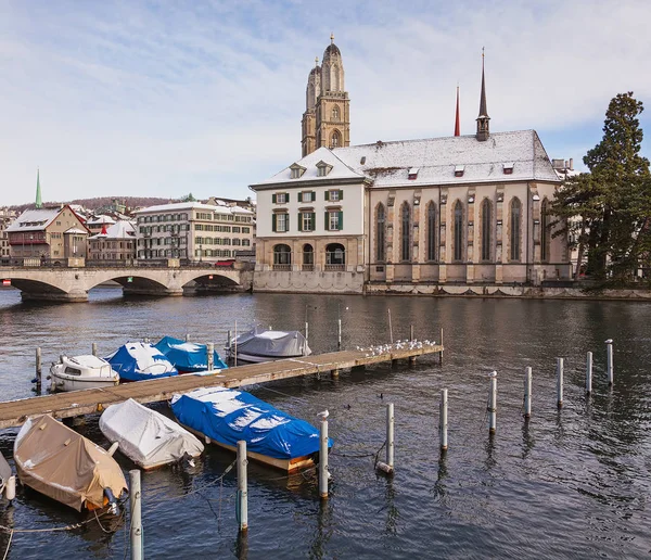 Stad van Zürich in Zwitserland in de winter — Stockfoto
