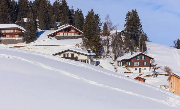 Villaggio di Stoos in Svizzera in inverno — Foto Stock