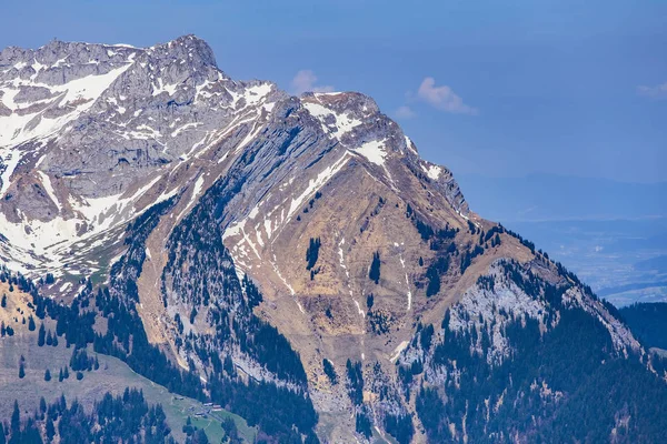 MT. Pilatus sett från Mt. Stanserhorn i Schweiz — Stockfoto