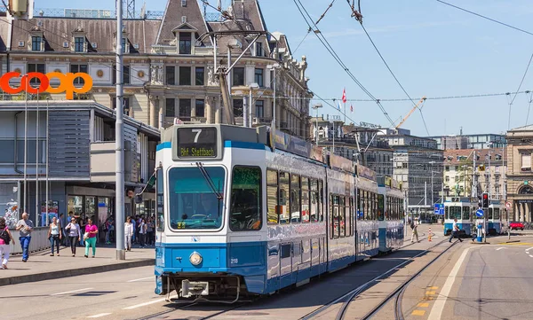 Трамвай в Цюрихе, Швейцария — стоковое фото