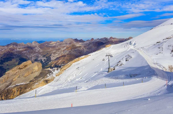 Vista de inverno de Mt. Titlis em Suíça — Fotografia de Stock