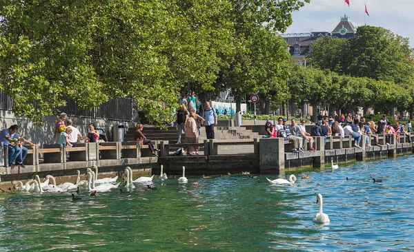 Embankment do Lago Zurique na cidade de Zurique — Fotografia de Stock