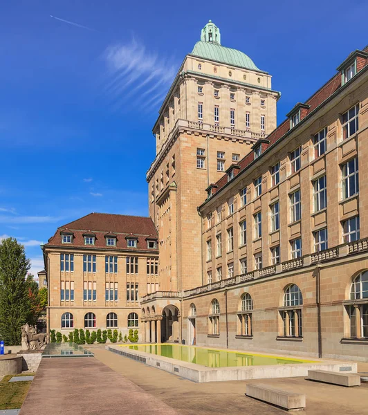 Hlavní budova univerzity v Curychu — Stock fotografie