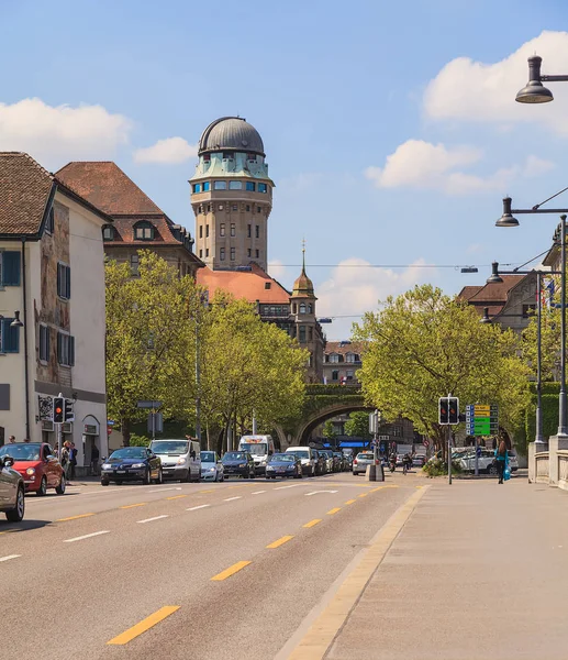 スイス、チューリッヒの市内の Uraniastrasse 通りを表示します。 — ストック写真