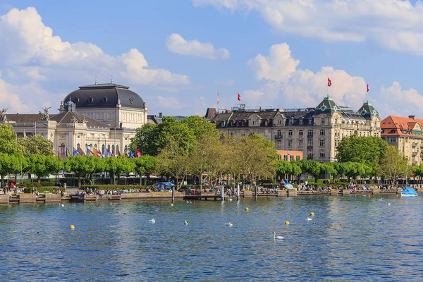 Embankment do Lago Zurique na cidade de Zurique, Suíça — Fotografia de Stock