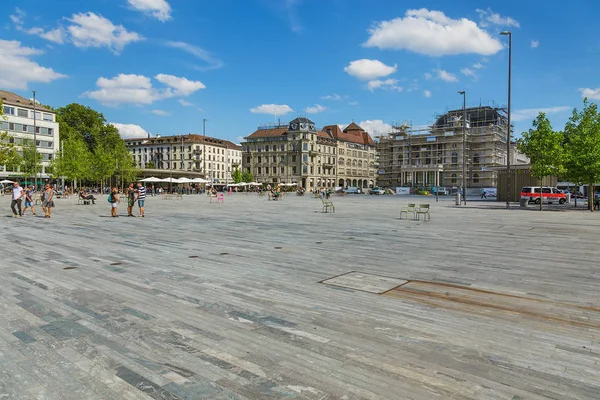 チューリッヒ、スイス連邦共和国の Sechselautenplatz 広場 — ストック写真