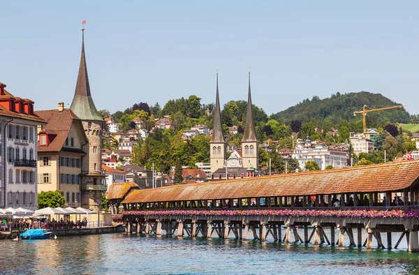 Historiska delen av staden Luzern, Schweiz — Stockfoto