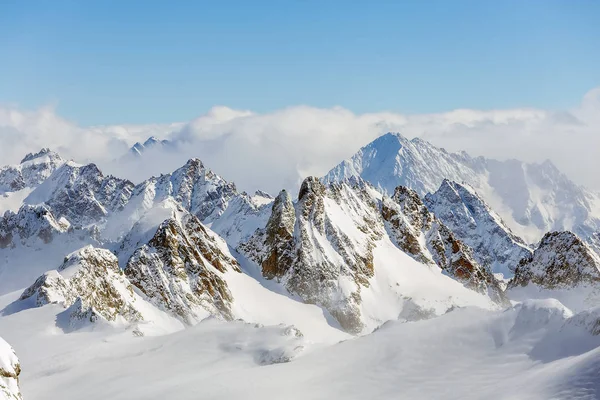 Vue hivernale depuis le Mt. Titlis en Suisse — Photo