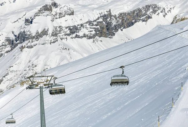 Une vue hivernale sur le Mt. Titlis en Suisse — Photo