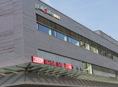 Landquart, İsviçre kasabasında bina tren istasyonu