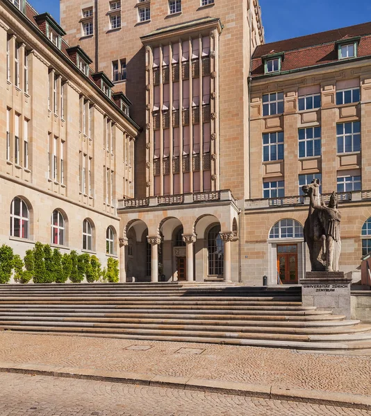 Entrada al edificio principal de la Universidad de Zurich —  Fotos de Stock