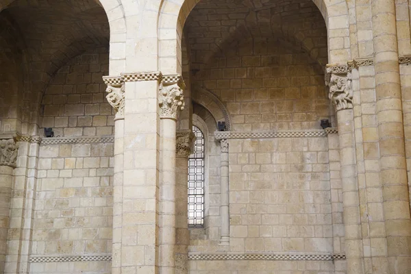 レオンの街 スペインのロマネスク様式の教会 — ストック写真