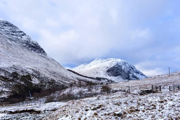 Vinterlandskap av skotsk natur – stockfoto
