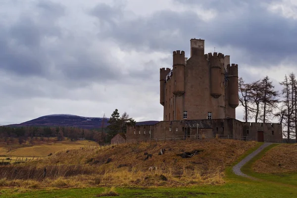 Braemar zamek w Parku Narodowego Cairngorms, Szkocja — Zdjęcie stockowe