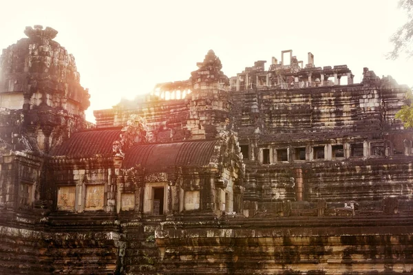 Baphuon pyramidový chrám v Angkor Thom — Stock fotografie
