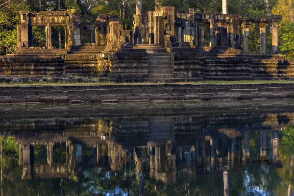 Αρχαίος ναός Baphuon σε Angkor Thom — Φωτογραφία Αρχείου