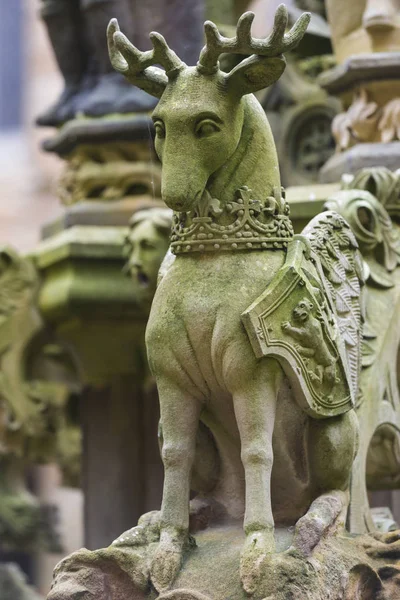 Scottish Deer sculpture at Linlithgow Palace, Scotland. — Stock Photo, Image