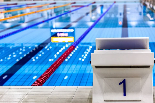 Esporte Complexo Interior Facilidade Piscina Olímpica Vazia Começando Bloco Sem — Fotografia de Stock