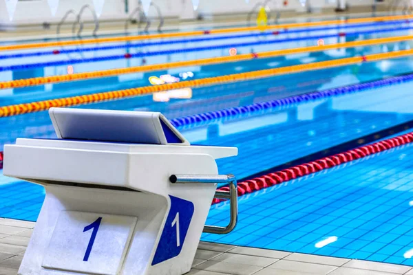 Esporte Complexo Interior Facilidade Piscina Olímpica Vazia Começando Bloco Sem — Fotografia de Stock