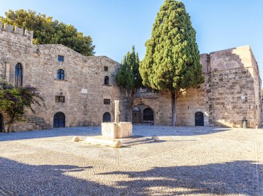 Rodos eski şehir Meydanı. Tatil ve seyahat Yunanistan