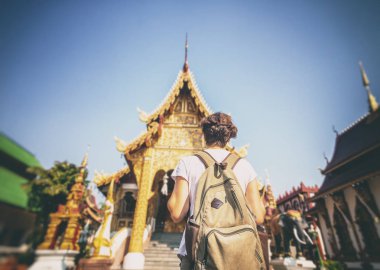genç bir kadın seyahat Tayland için turistik yerleri ziyaret etti. Budist 