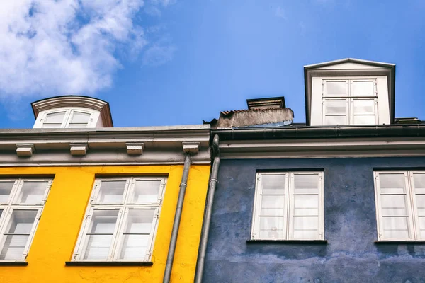 Stadtlandschaft, Kopenhagen, helle Fassaden von Gebäuden. — Stockfoto