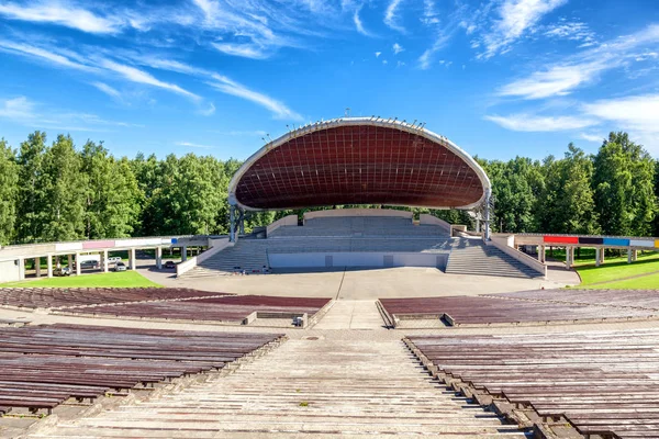 歌节 Groundsamphitheater 在爱沙尼亚塔尔图 — 图库照片