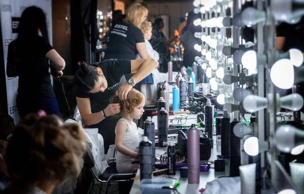 Editoryal görüntü, Moskova Rusya Kasım 2017, sahne arkası moda 