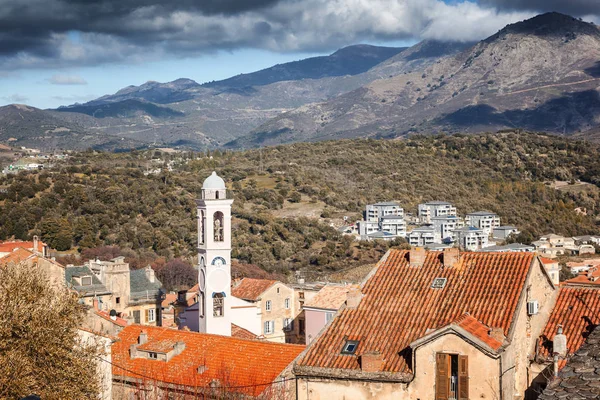 Corte, città in montagna, Francia, isola di Corsica. B — Foto Stock