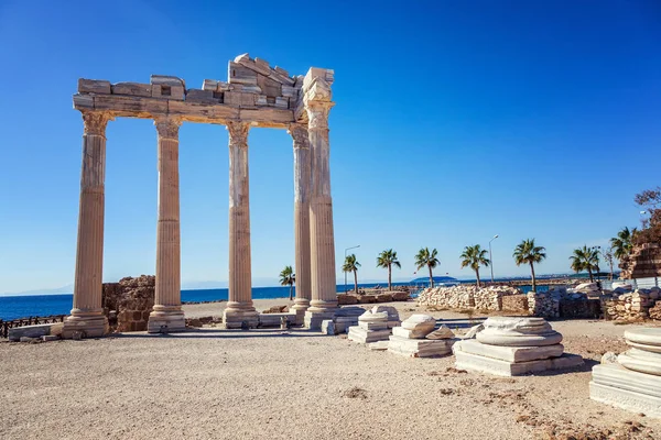 Ruiny świątyni Apollo w Side, w pobliżu Antalya, Turcja — Zdjęcie stockowe