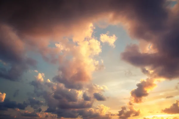 Fantastik çarpıcı renkli günbatımı gökyüzü, soyut doğal backgro — Stok fotoğraf