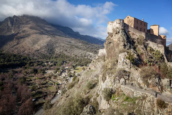 Middeleeuwse citadel in Corte, een stad in de bergen, Frankrijk, de — Stockfoto
