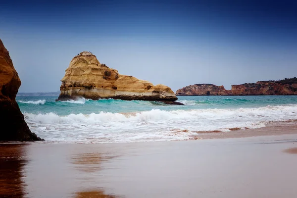 일몰, Algarve, 포르투갈에서 대서양 해안입니다. 멋진 아름 다운 — 스톡 사진