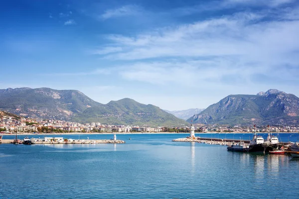 Alanya, uma cidade resort na Turquia, uma bela paisagem, uma vista f — Fotografia de Stock