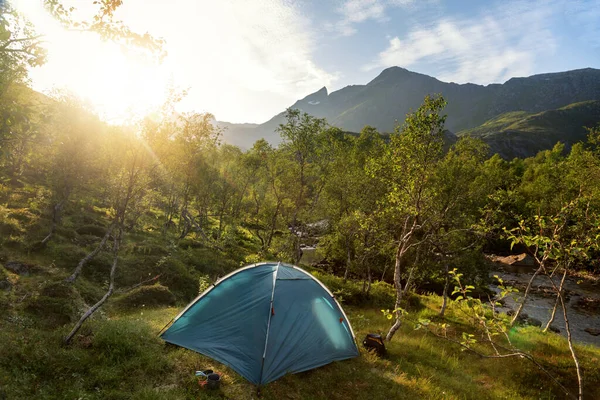 Tent Woods Hillside Overlooking Mountain Beautiful Sunny Summer Landscape Escape — Stock Photo, Image