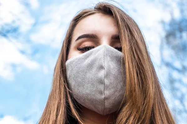 Retrato Femenino Una Máscara — Foto de Stock