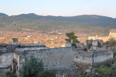 Kayakoy ve Fethiye ile birlikte tarihi bina, Mugla, Türkiye