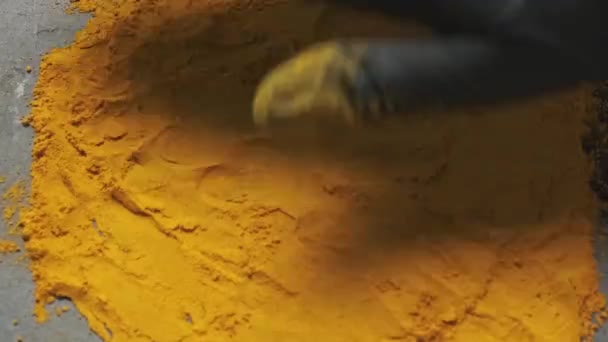 Widok Bliska Żółtego Kurkuma Proszku — Wideo stockowe