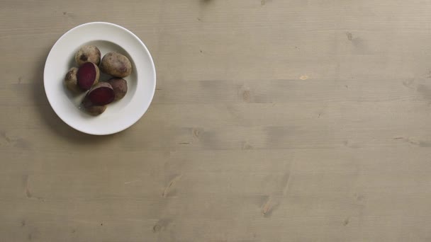 食物配料沙拉甜菜芝士黄瓜石灰植物油 — 图库视频影像